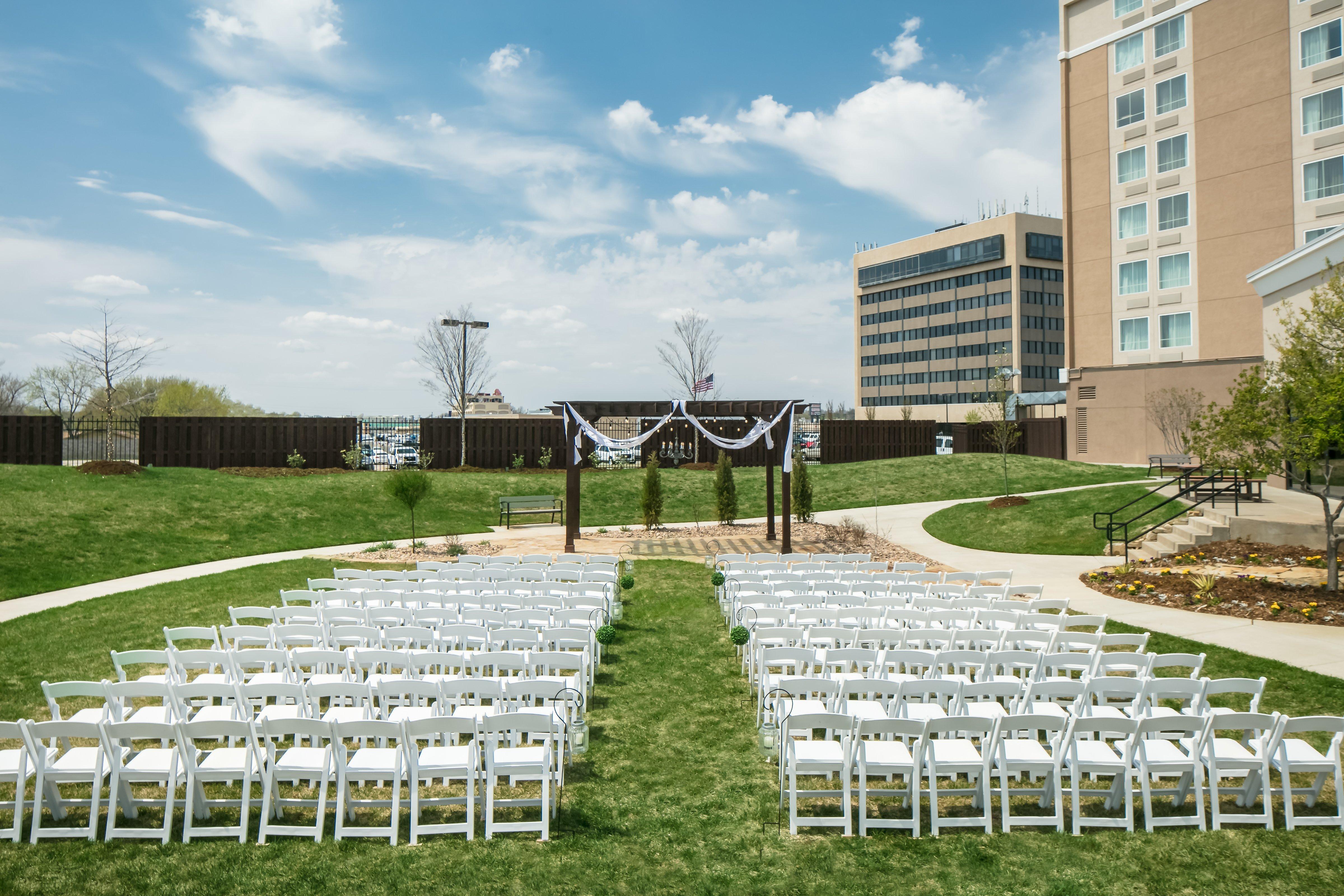 Holiday Inn Wichita East I-35, An Ihg Hotel Exterior photo